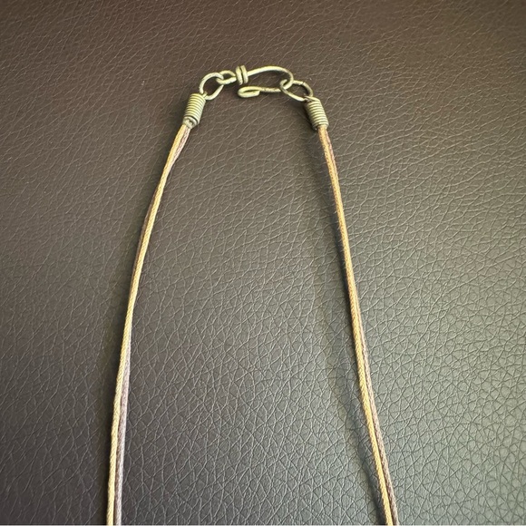 Elegant Red and Silver Beaded Necklace - Picture 5 of 7